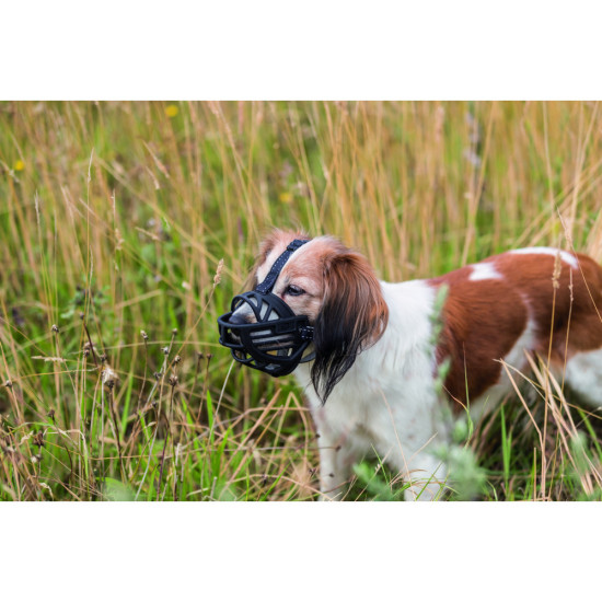 Намордник Trixie для собак гумовий M чорний